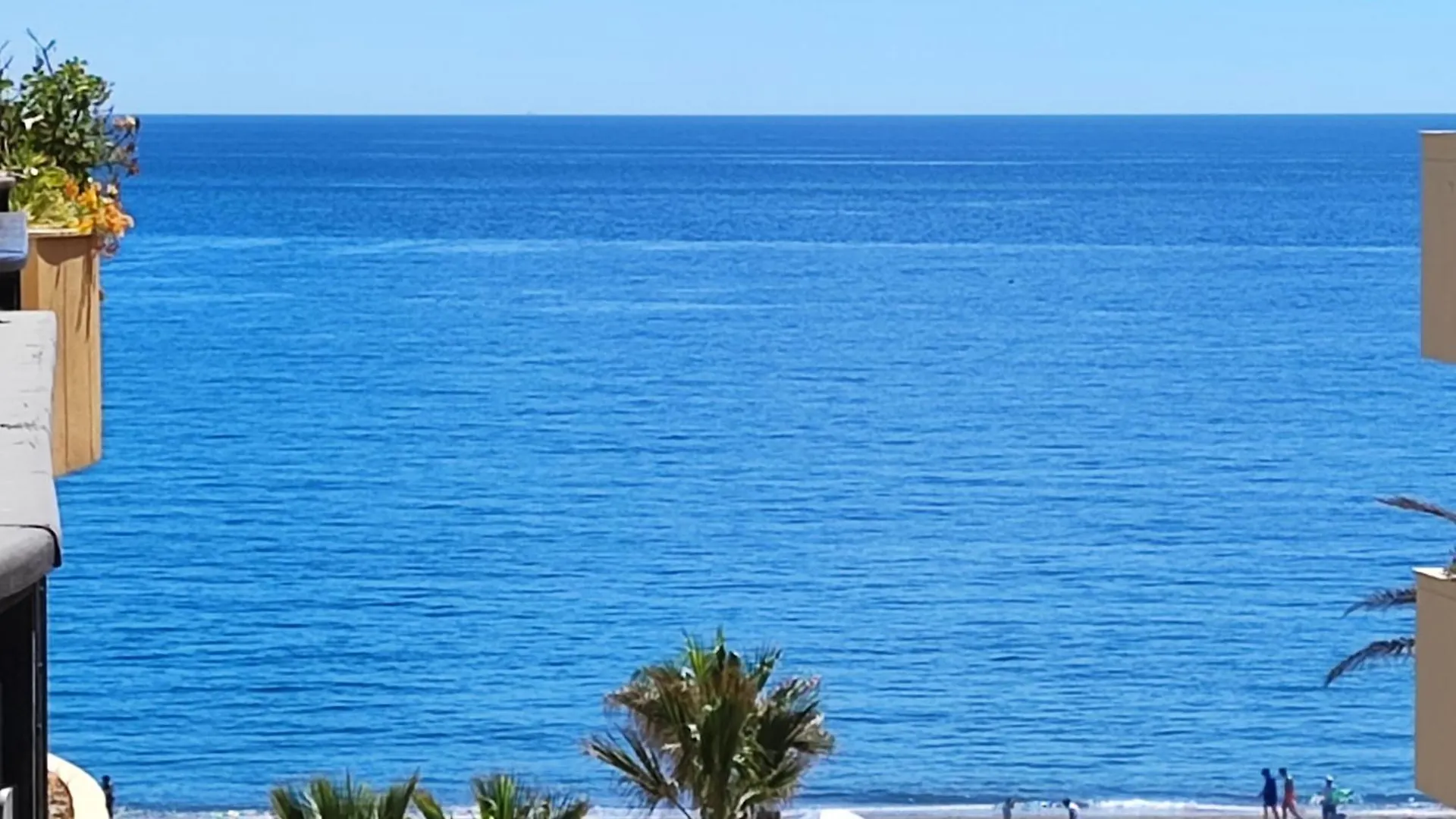 1St Line Of The Beach, La Rada Beach! Ac,Wifi,Terrace, Private Parking Estepona