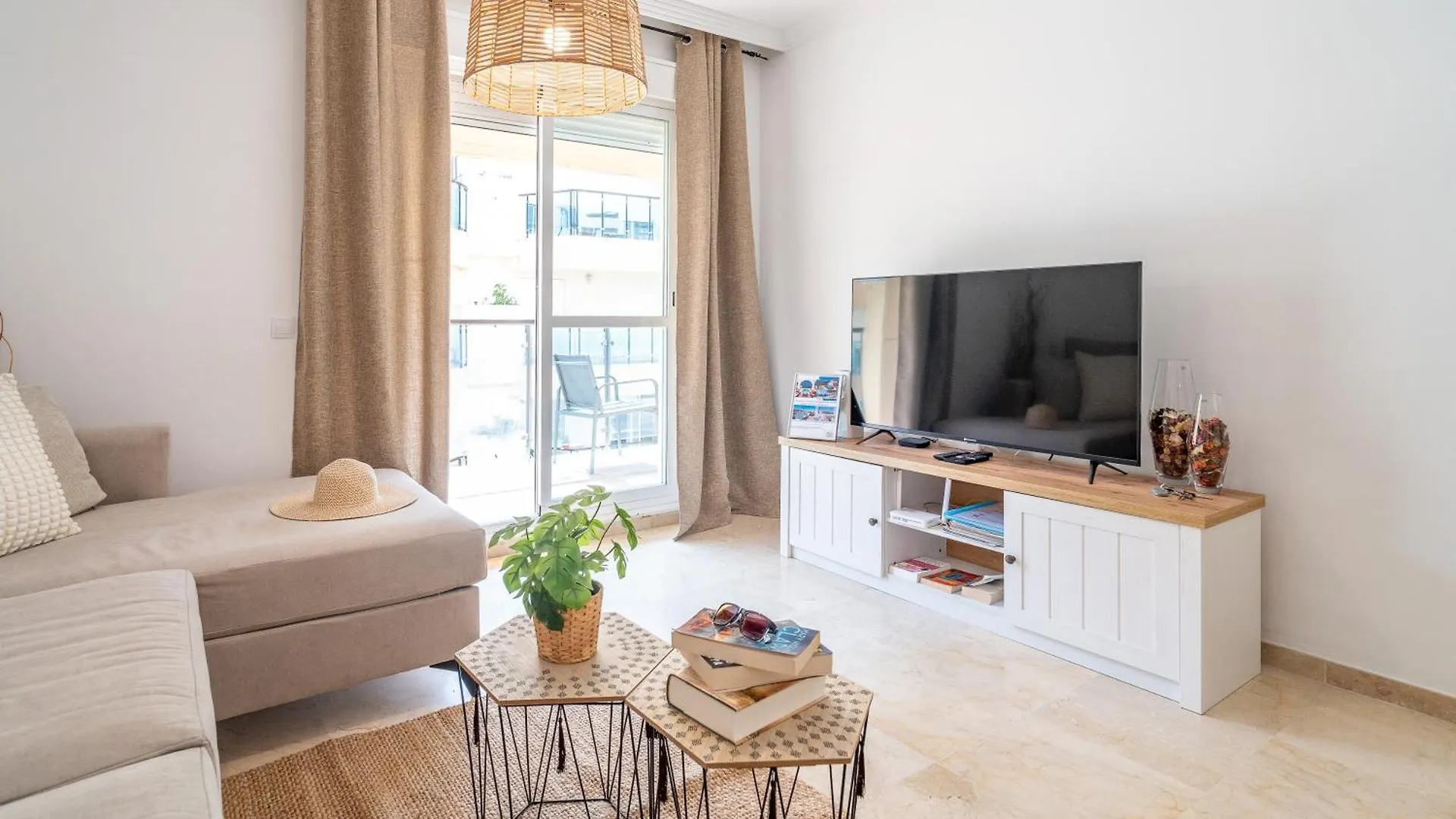 Apartman 1St Line Of The Beach, La Rada Beach! Ac,Wifi,Terrace, Private Parking Estepona