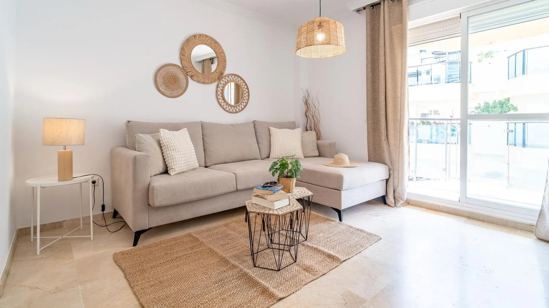 Apartman 1St Line Of The Beach, La Rada Beach! Ac,Wifi,Terrace, Private Parking Estepona
