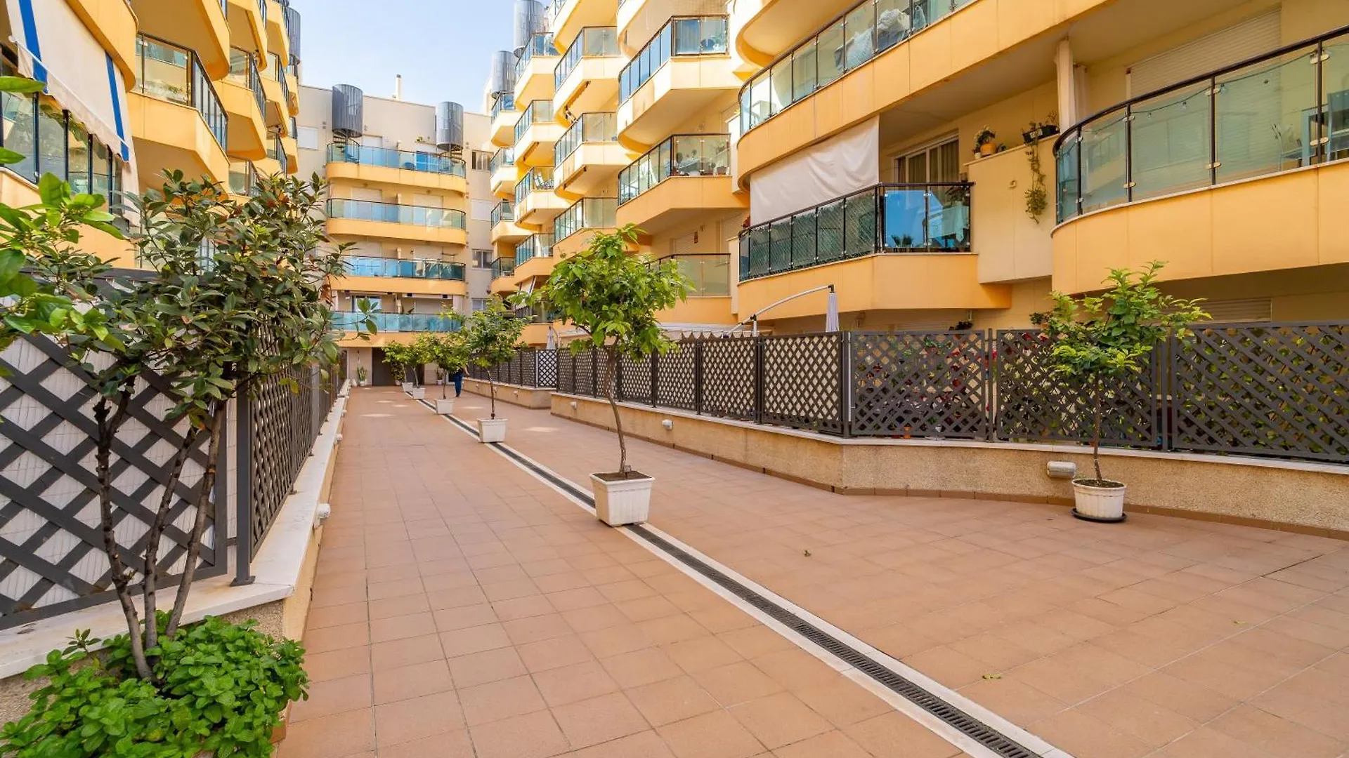1St Line Of The Beach, La Rada Beach! Ac,Wifi,Terrace, Private Parking Estepona
