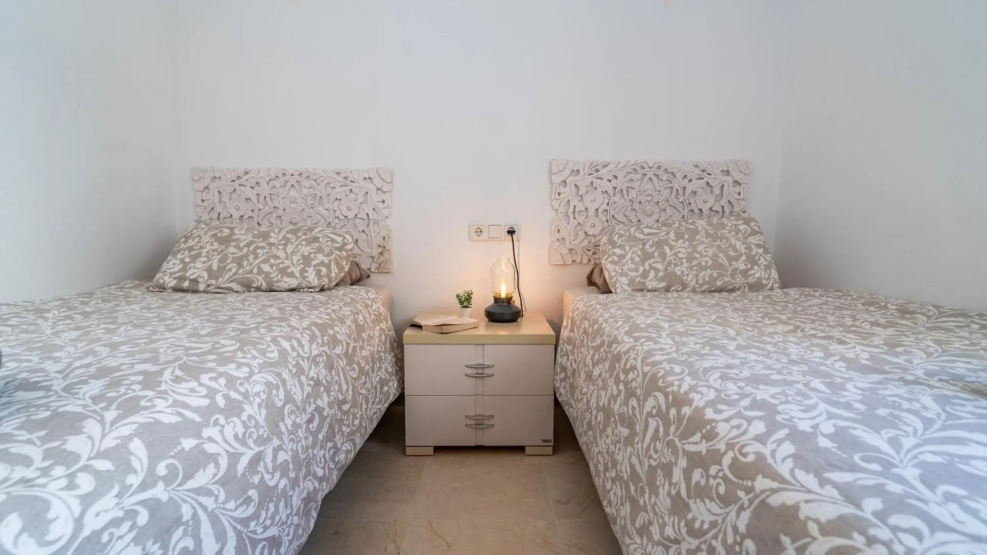Apartman 1St Line Of The Beach, La Rada Beach! Ac,Wifi,Terrace, Private Parking Estepona