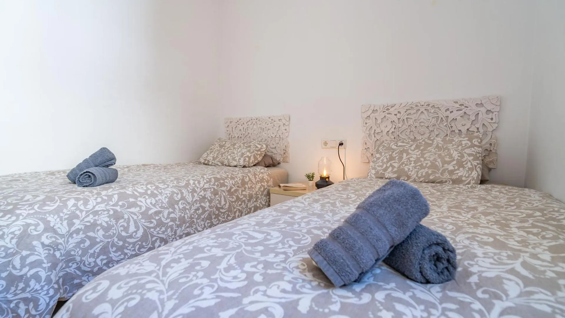 1St Line Of The Beach, La Rada Beach! Ac,Wifi,Terrace, Private Parking Estepona Spanyolország